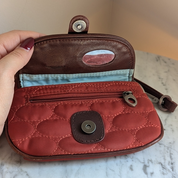 Mosey Wristlet / Wallet - Picture 5 of 9